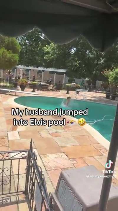 I hope this prick gets arrested for this 