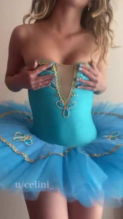 Bouncy small ballerina at your service Sir! 🩰