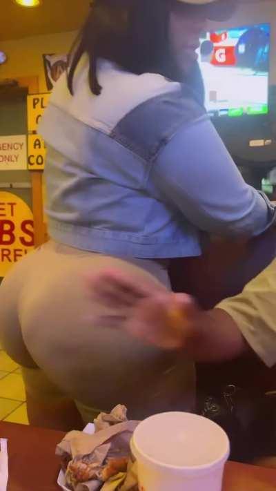 Women love playin with they friend BBL