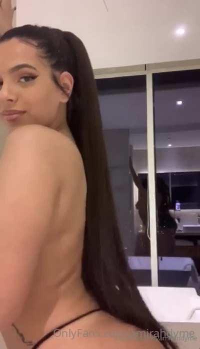 Amirah Dm me for Dropbox/Bundles $