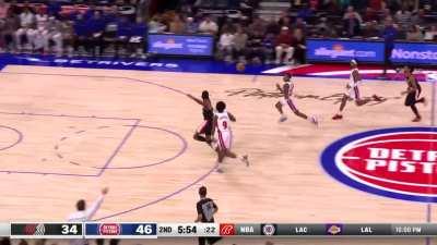 [Highlight] Ausar Thompson finishes two back to back alley oops