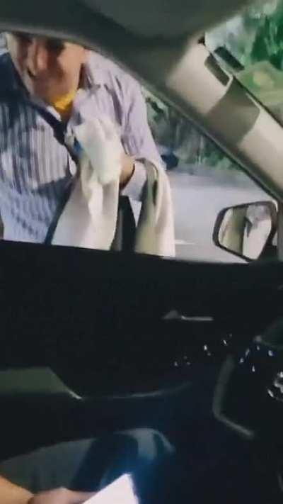 A toalha ataca novamente