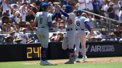 [Highlight] [Highlight] Fascinating Road game for LA. This angle of Mookie Betts' Grand Slam shows that Petco Park is just filled with Dodger fans