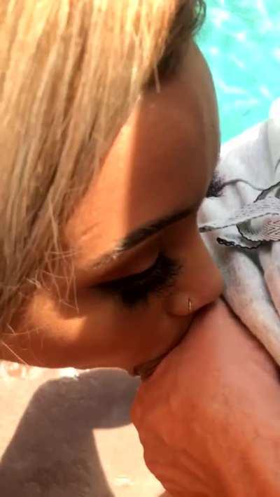 Casual throat bangin’