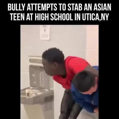 Bully attempts a stabbing, but the victim managed to defend himself