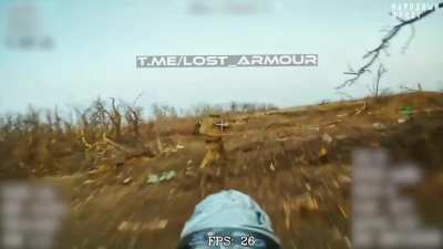 Russian fiber-optic FPV drone strikes running Ukrainian soldier