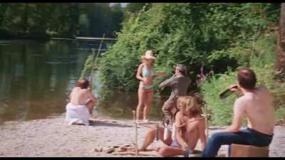 Vimala Pons + autre - La fille du 14 juillet (FR2013) (1m34s)