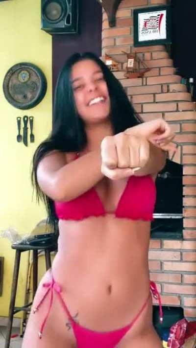 Juliê Mendes (@julie.mendesss)