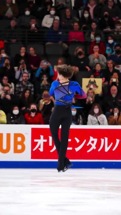 Ilia Malinin’s quadruple axel in slow-mo