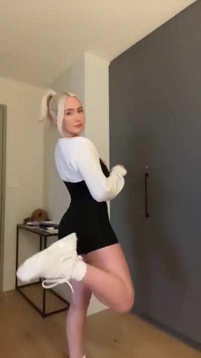 New body! Last busty rich girl i was in was nice, but this one is even bustier and single! No more taking loads from some gross geezer husband.