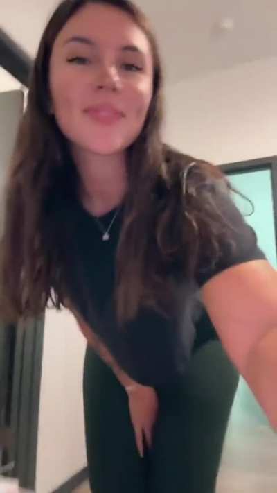 In Leggings Is Crazy