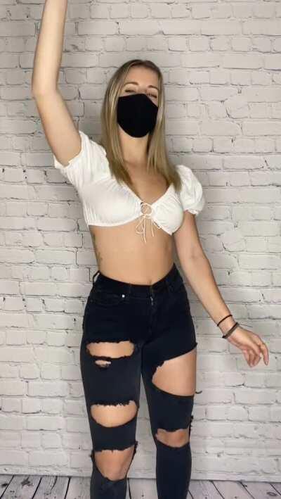 Nice dANCE MOVES , MMM LOVE IT🥵