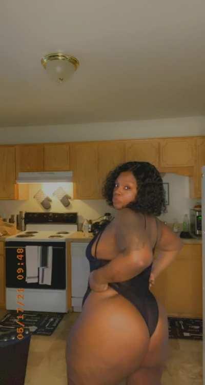 Hey baby! U ready for me?🍫💋