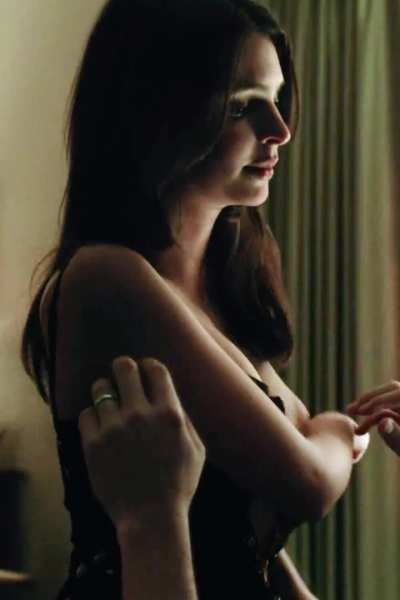 Emily Ratajkowski was handpicked by Ben Affleck for this role