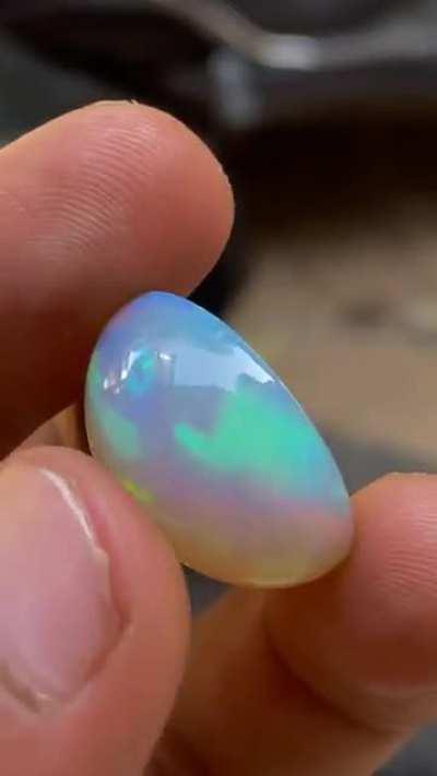 23.55 Cts Natural ! 💙 Blue Pit Viper Snake Skin Opal From Ethiopia 🇪🇹 Man Fire Of This Pcs Is Eye Catching ! This Is One Of My Favourite Pcs ! 🥶💙 On The Other Hand It Show A Sign That Winter Arrive 🥶 ! Feel Free To Ask Any Question ! 💙