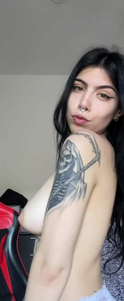 This is how my tits bounce in the bus