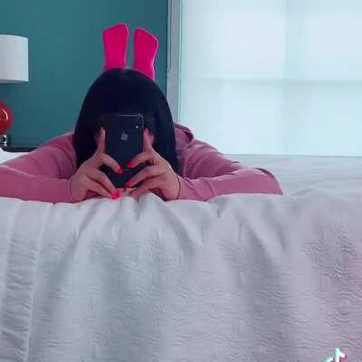 More of that tremendous ass in CLOSE UP