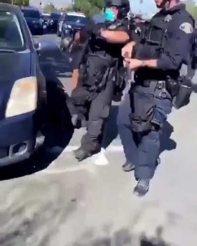 Officer knocked out by protestor in San Jose, CA - George Floyd Protests