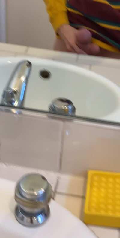 Who has a MONSTER COCK as well? 🍆💦