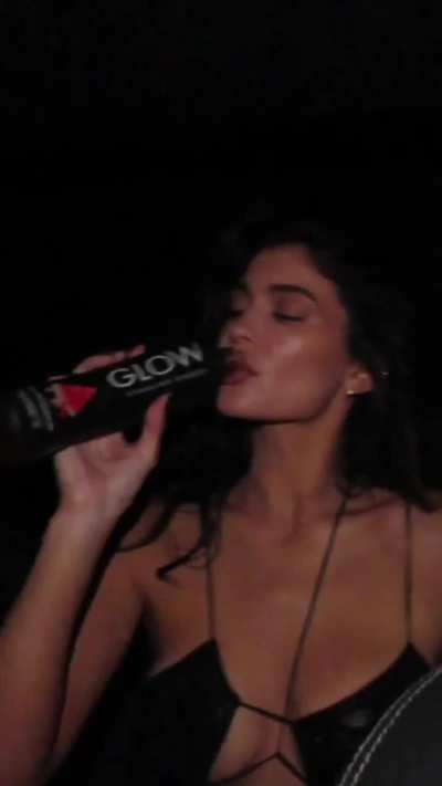 Kylie | Tik Tok Nov 2023