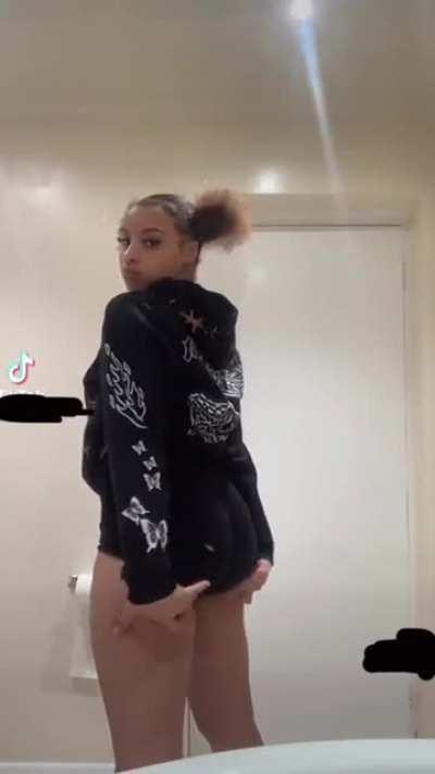 Where r u nutting, lips or forehead? 🤤