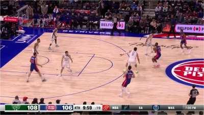 [Highlight] Sasser swipes the ball from mid-air, Ausar drills the corner 3