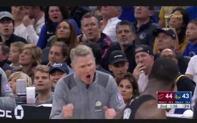 [Highlight] Coach Steve Kerr is irate at the refs and loses his chewing gum in the process
