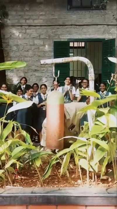 Students Gave Tribute to School's Peon 🥀✨