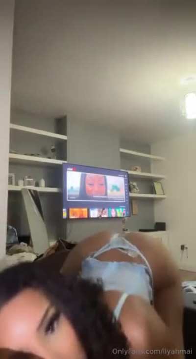 L1yah mâ1 somali baddie