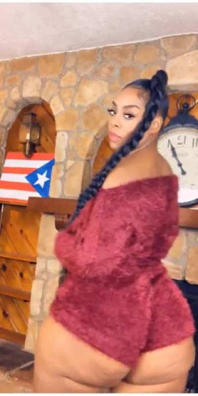 She so damn thick. Fuckkk