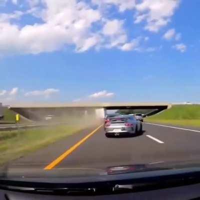 Always check your mirrors 👀 what a reaction 👌