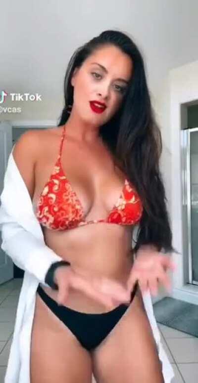 Busty Hottie! @vcas