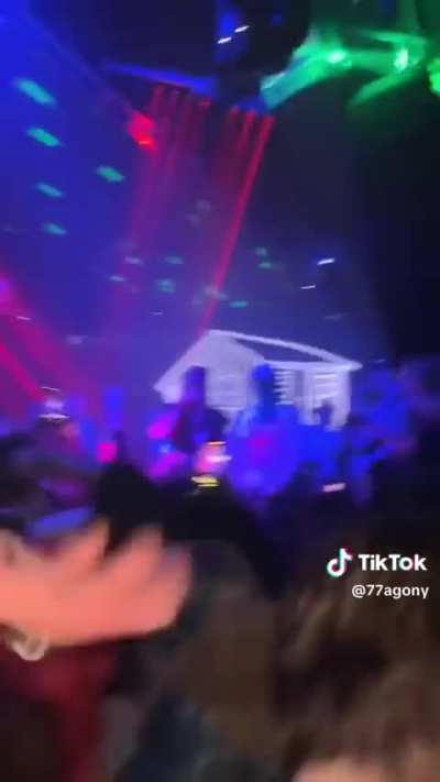 Ricky Chix teases unreleased song at recent London show (prod dollface)