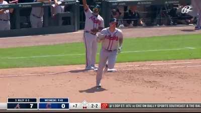 [Highlight] [Highlight] Austin Riley's solo home run actually makes it 8-0 Braves over the Cubs.