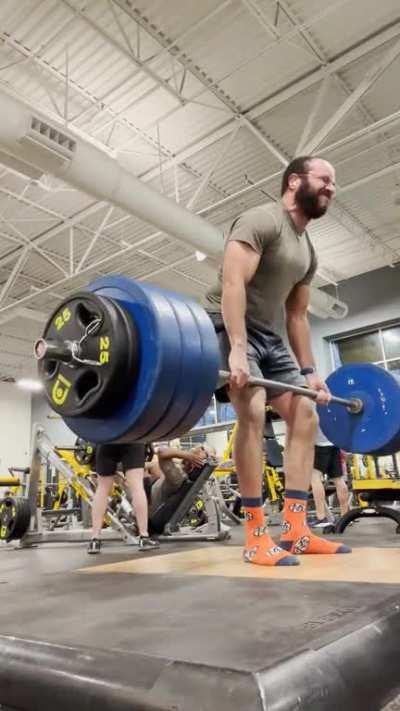 415lb deadlift.