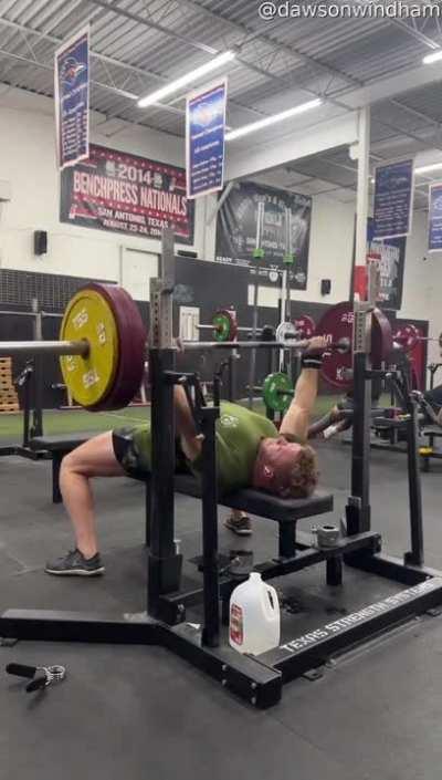 Gym bro drops weights on his head