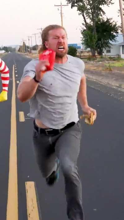  🏃‍♀️🍟🍔🥤