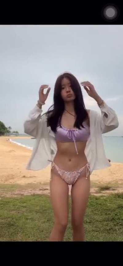 anyone has this tight little slut ig or tiktok pls share