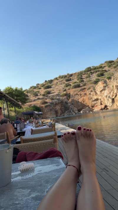 It's a pity that my feet have never been licked