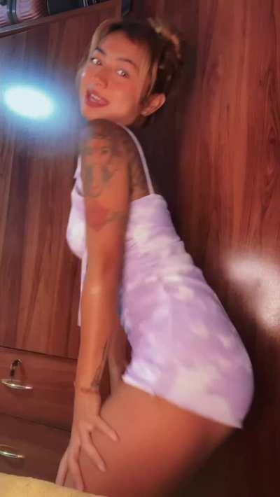 I love seeing how many men would pound my ass 😈