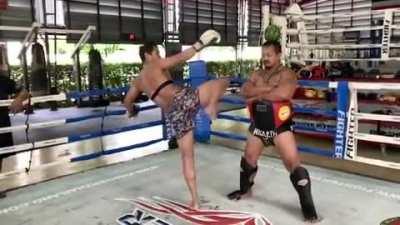 Kick Melon off Melon with Trainer Gae