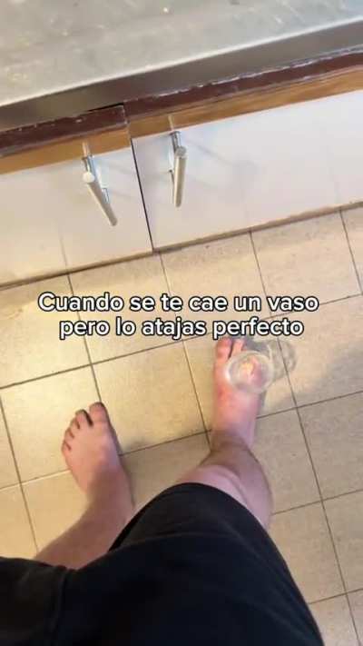 Cuando se te cae un vaso y lo atajas justo