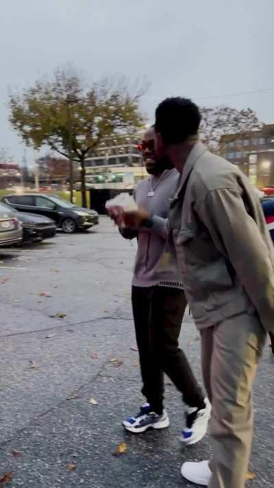 why do i feel like this how gucci mane be!! 😂😂 desi funny asl💀