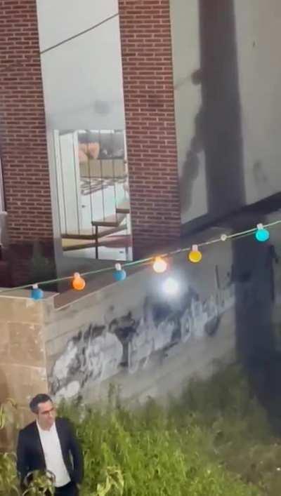 Title sofa pe doggy ke sath h