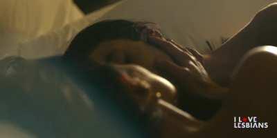 Laysla De Oliveira & Stephanie Nur - 