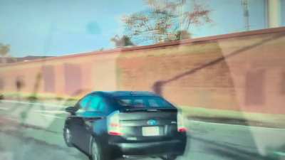 Prius driver can't turn properly... 