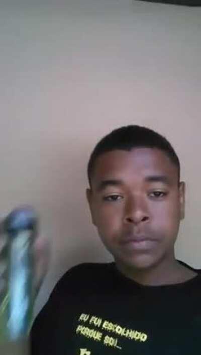 That is not How you use deodorant (WARNING: LOUD AS HELL)