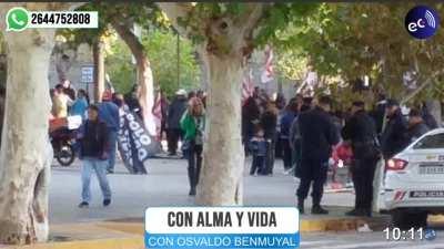 [San Juan] Piquetera indignada por radio cuenta que: 