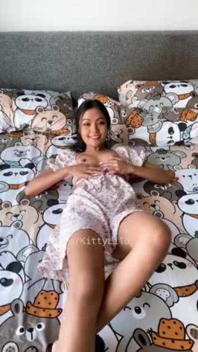 Did anyone ask for a cute little Asian Fleshlight? 😳