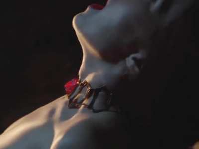 Carice Van Houten - Game of Thrones S02-E04